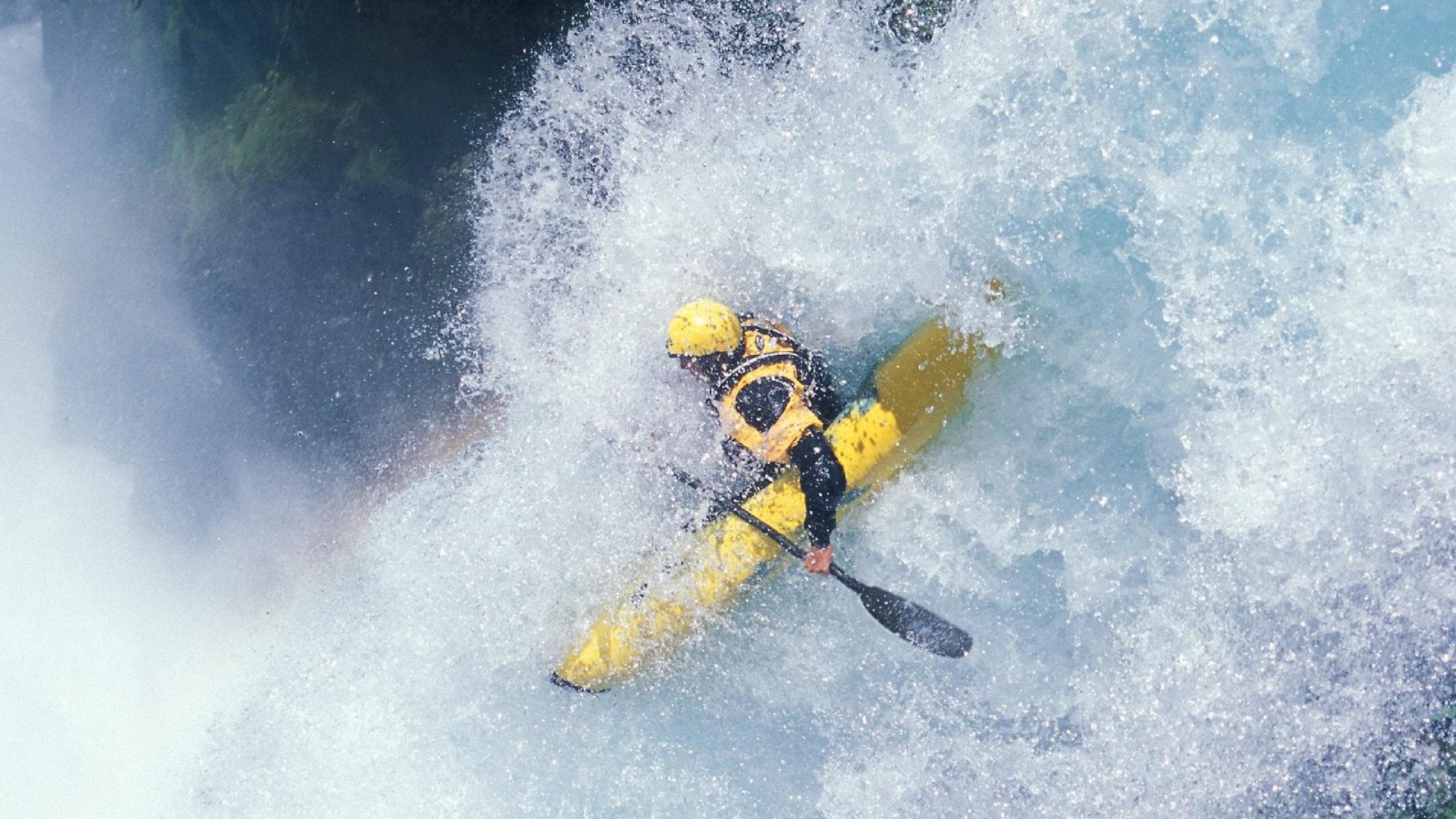 “逆境突围”——车队突破重围的战略布局，逆境中突围
