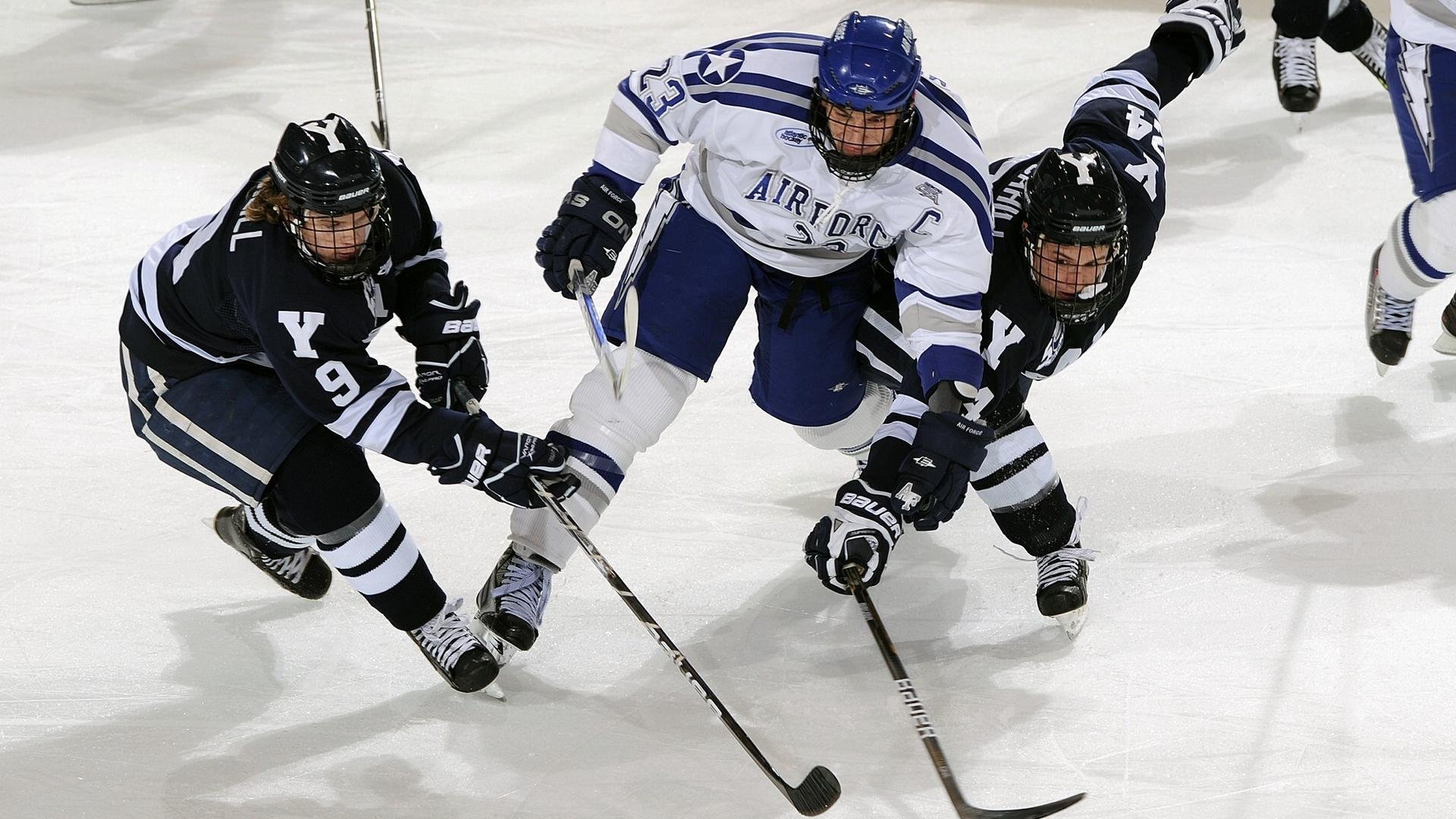 星空体育app体验棒-冬季雪地摩托竞速，激情燃烧在北国边疆，雪地摩托赛事